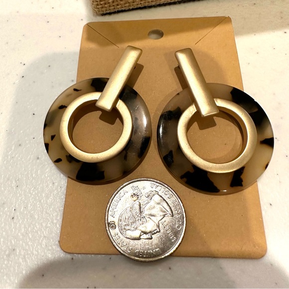 2 pairs of Faux Tortoise Earrings - gold tone accents - Picture 7 of 13